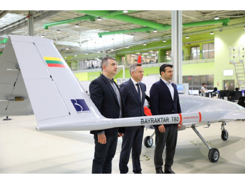 Į Lietuvą atgabentas Ukrainai skirtas „Bayraktar“ dronas